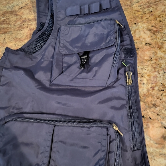 Vests - Picture 6 of 6